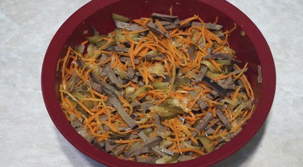 Салат из свиной печени с морковью по-корейски